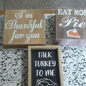 Thanksgiving Themed Decorative Signs